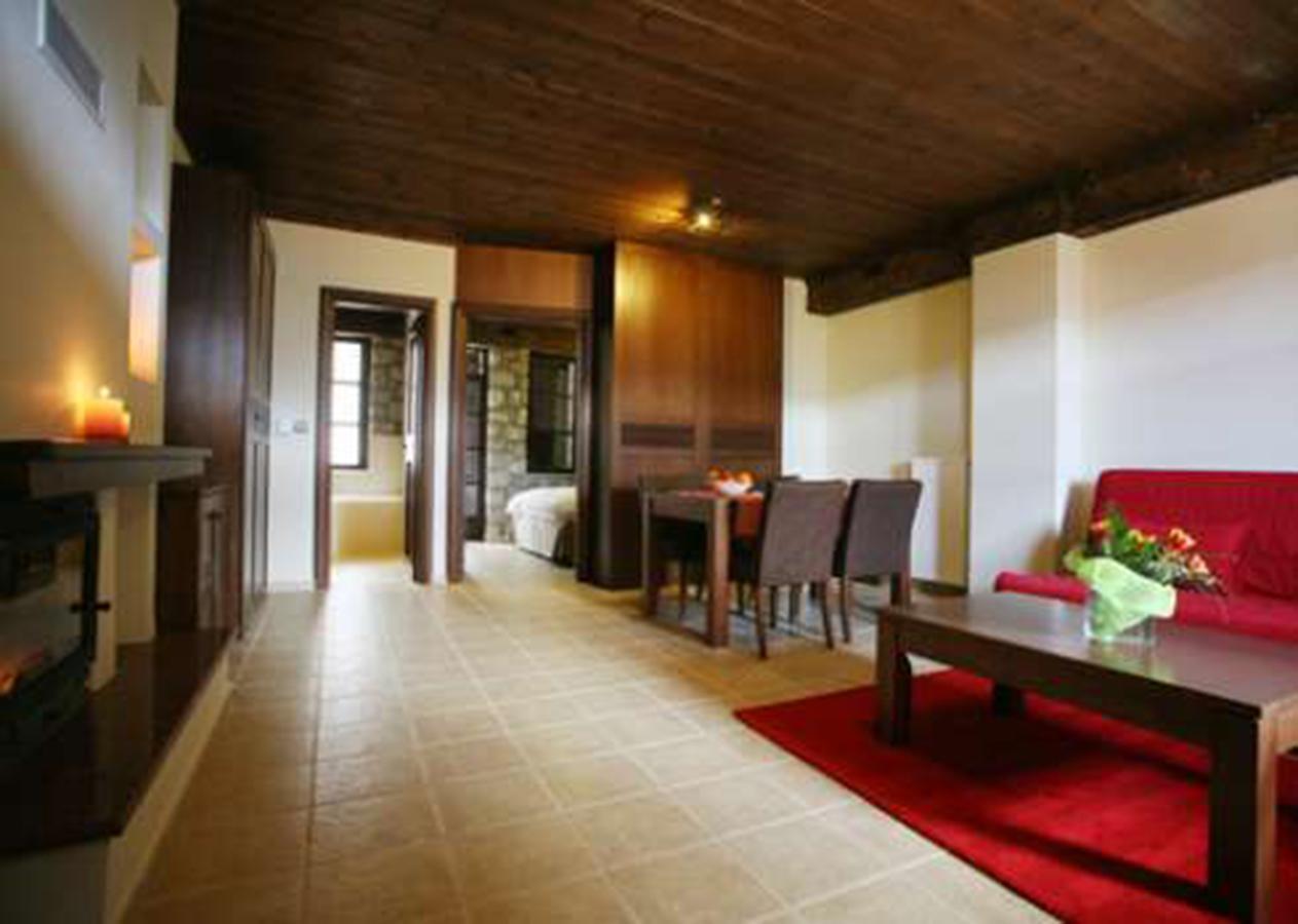 Christantoni Chalet *